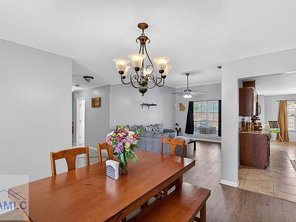 4th image of 1003 Canton Ct
