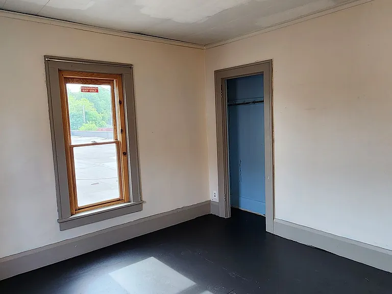 18 N Main St — Photo 16
