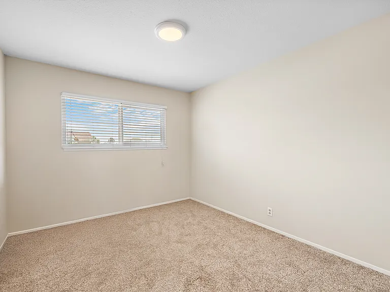 4690 Larwin Ave — Photo 11