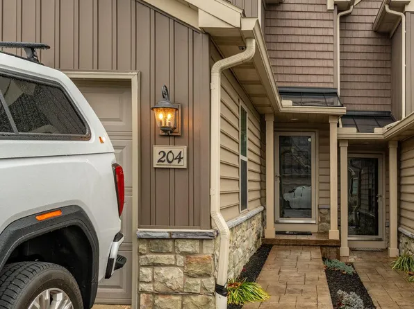 204 Fieldcrest Ln, Ephrata, PA 17522