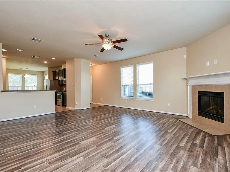 19311 Vermillion Ct — Photo 5