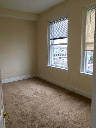 Linden Towers — Photo 24