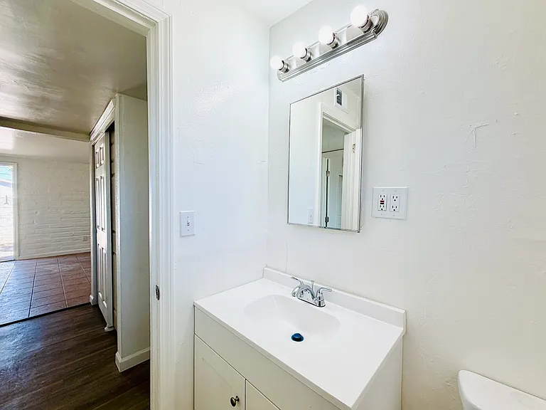 The Derby Apartments — Photo 22