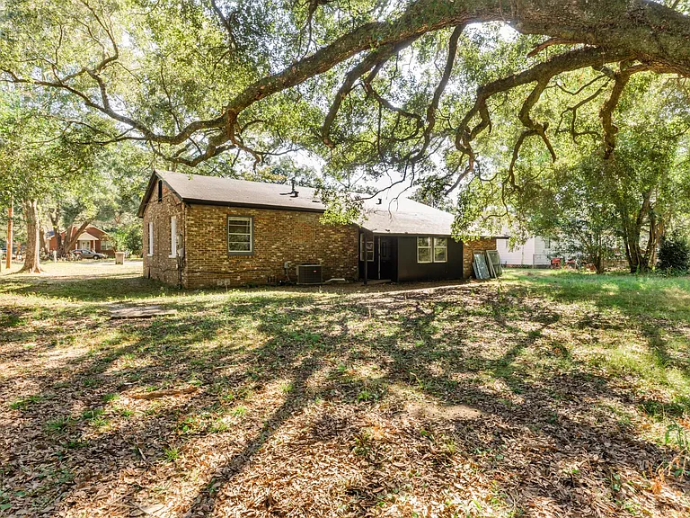 503 Armstrong Ave — Photo 17