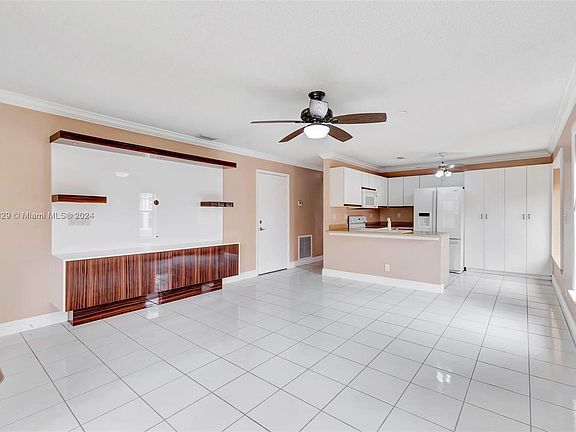 5th image of 10458 Boynton Place Cir