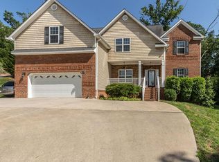 208 Play House Dr, Ringgold, GA 30736