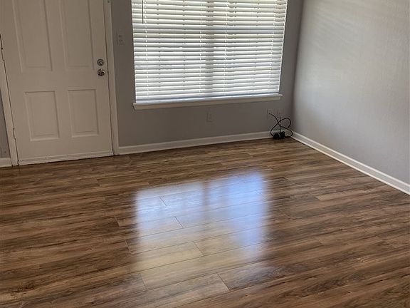 3rd image of 5366 NW Columbia Ave
