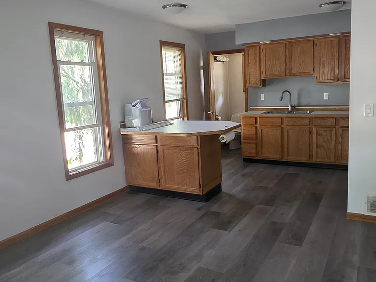 612 Woodside Ln — Photo 3