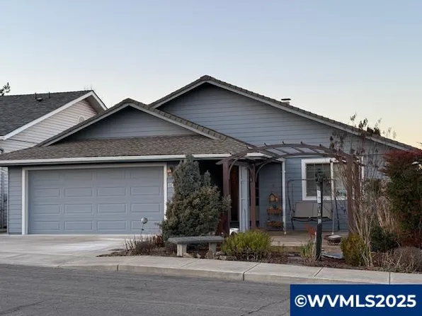 1749 Nut Tree Dr NW, Salem, OR 97304