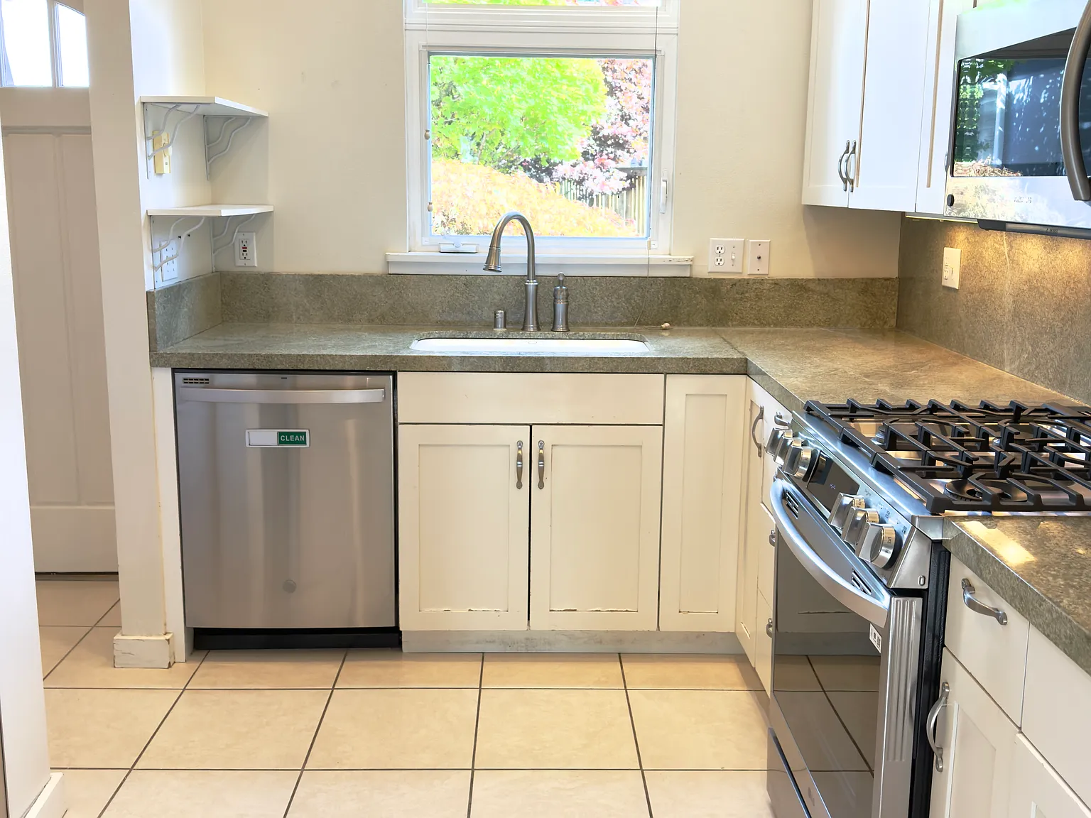 177 Wallace Way NE — Photo 4