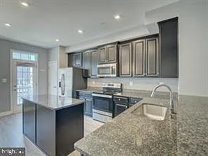 9940 New Pointe Dr — Photo 4