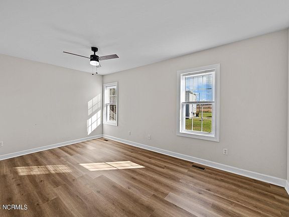 3rd image of 3328 Taylors Pointe Drive Drive