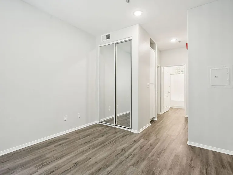 2245 Beverly Glen — Photo 125
