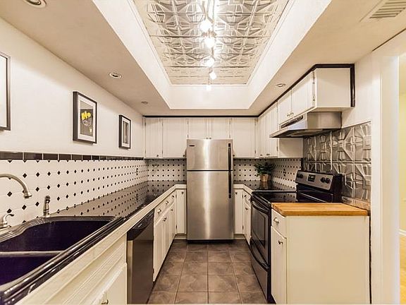 4th image of 3010 W Grovewood Ct #B