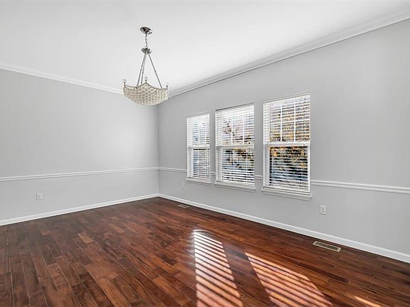 5th image of 4047 Lafayette Ave
