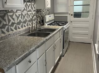 Center Street Apartments - 2835-2, Des Moines, IA 50312
