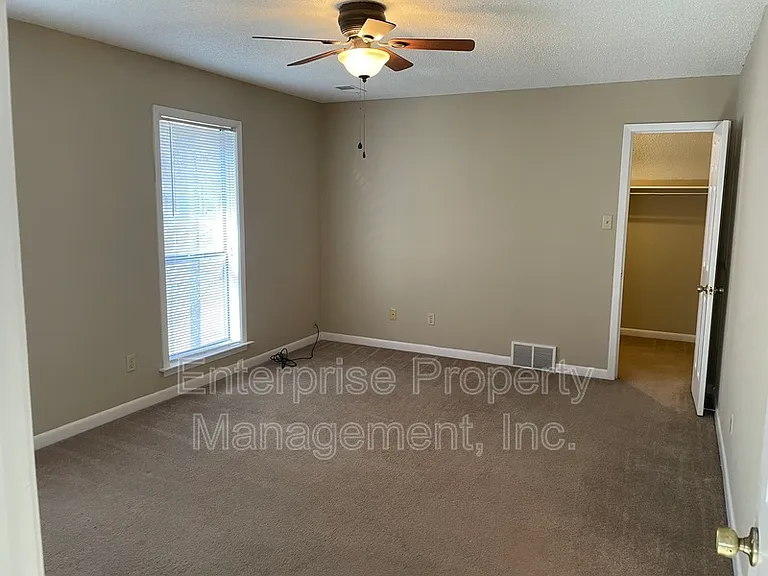 384 Sherburne Cv — Photo 14