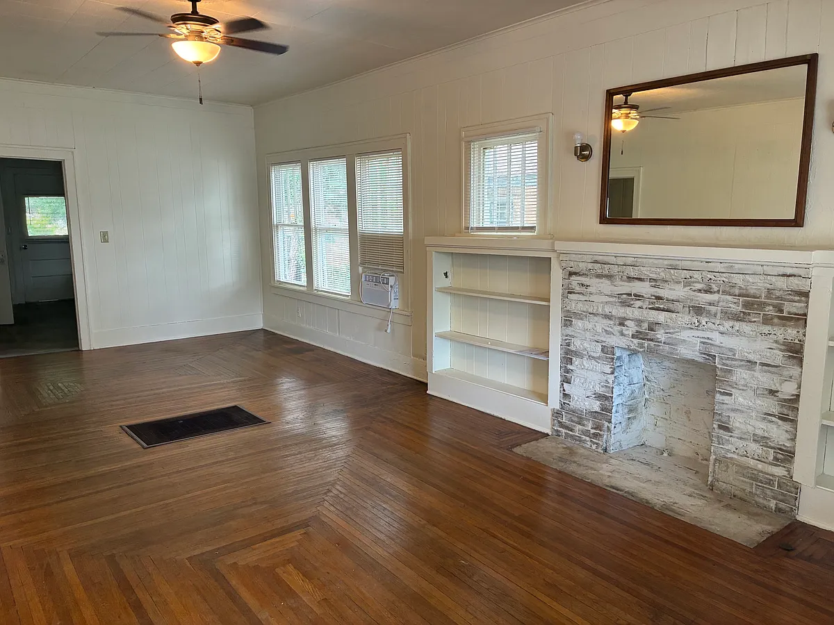 Building Photo - 326 S Zunis Ave