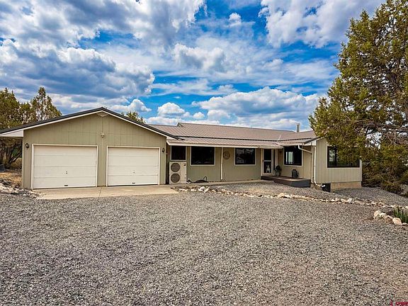 3rd image of 24225 Valley View Circle