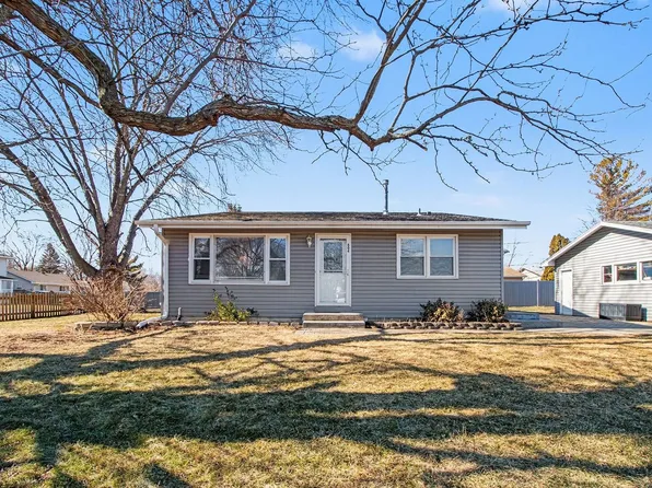 604 Woodmoor Dr, Round Lake Beach, IL 60073