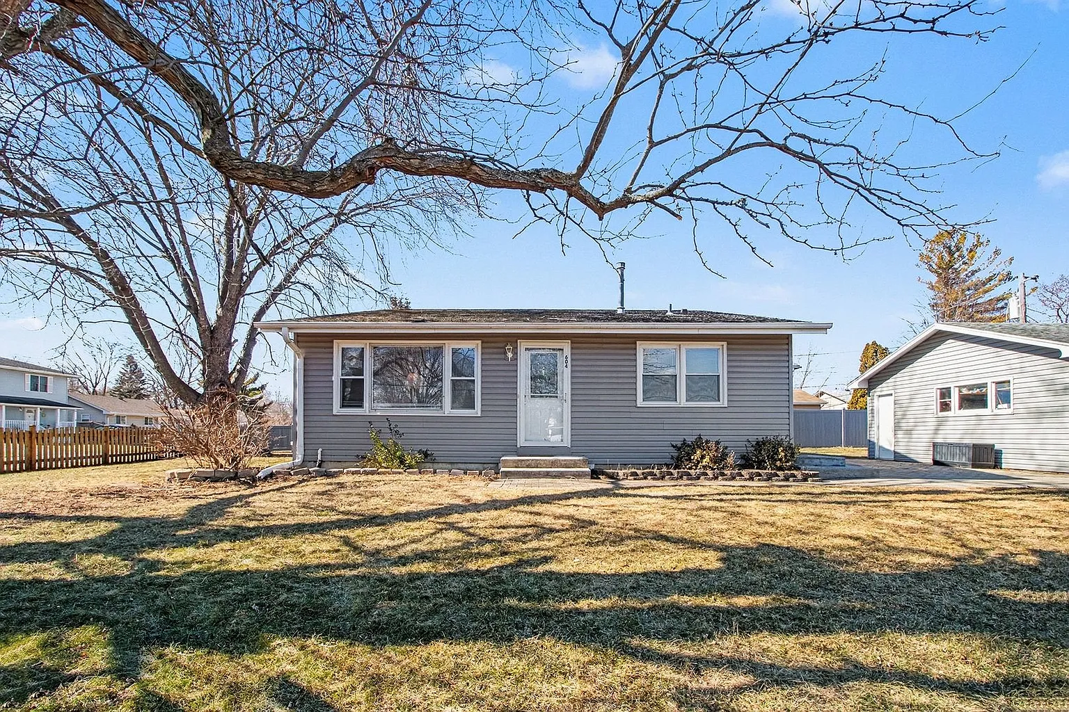 604 Woodmoor Dr photo 1