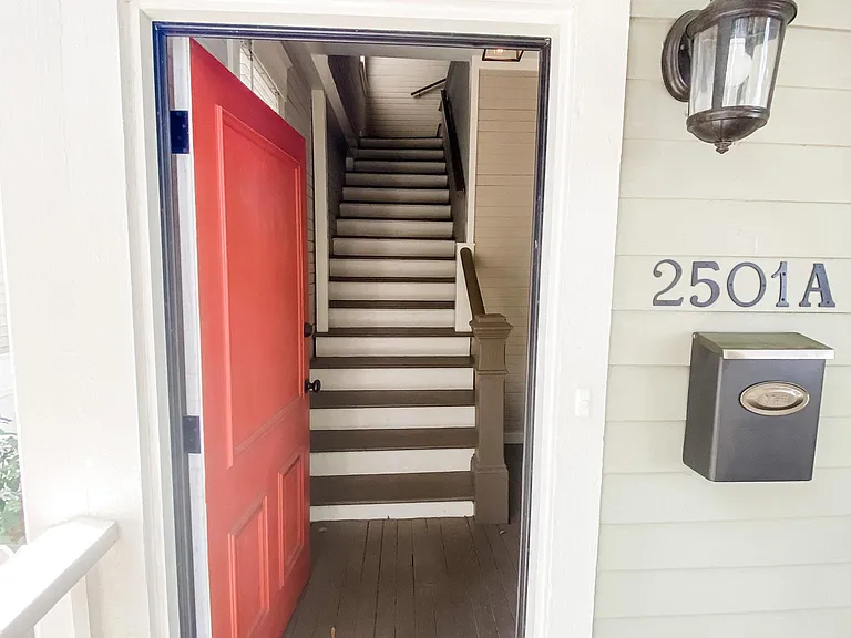 2501 Barnard St #A — Photo 3