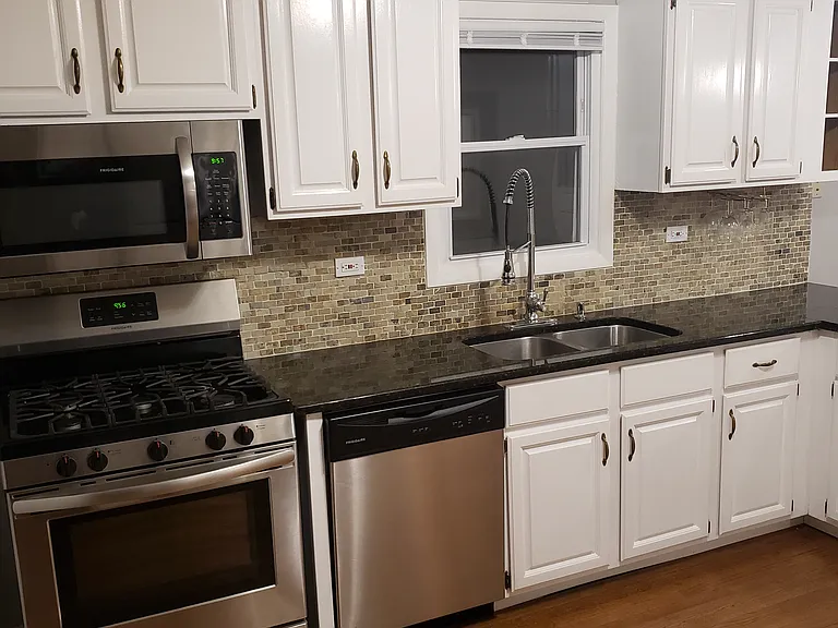 5643 N Karlov Ave #2 — Photo 5