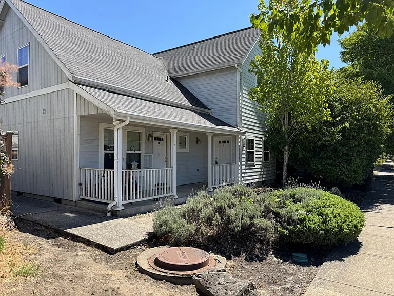 1547 Lincoln St — Photo 1