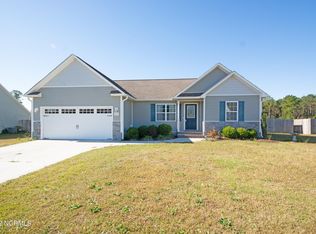 315 Basil Ct, Hubert, NC 28539