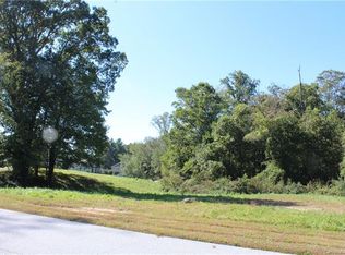 160 Almond Branch Dr, Hendersonville, NC 28791
