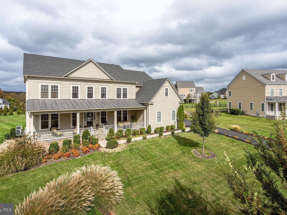 1st image of 41928 Clover Valley Ct