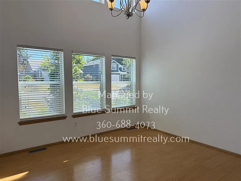 4405 Seville Dr SE — Photo 3