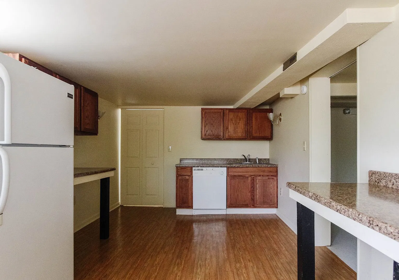 2-Bedroom Unit with Updated Kitchen and Bathroom, Close to Campus — Photo 4