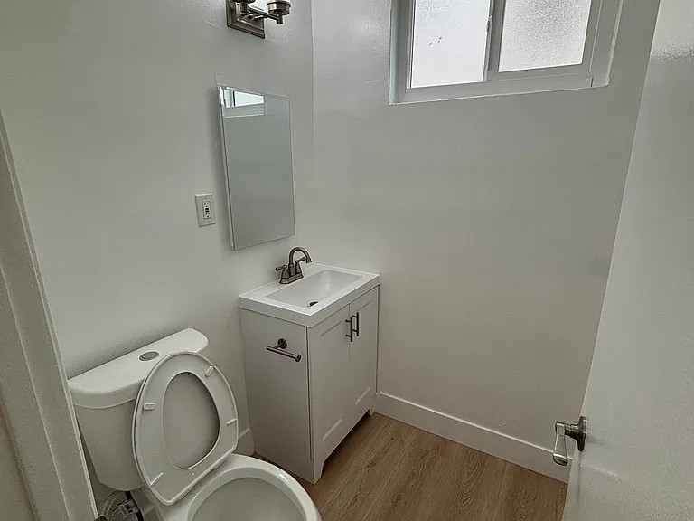 Clara Town Home Apartments — Photo 6
