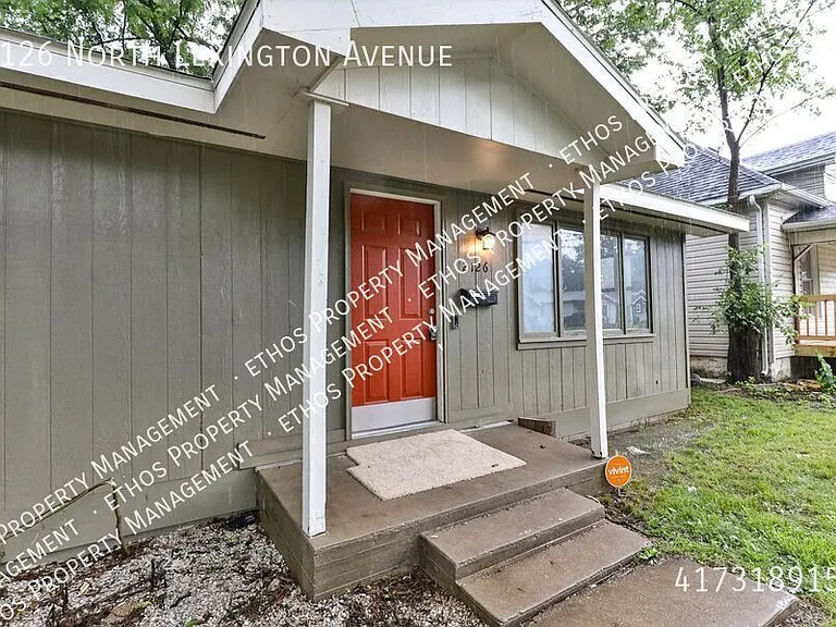2126 N Lexington Ave — Photo 2