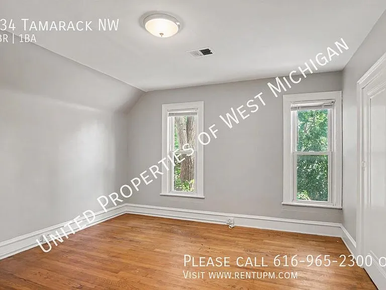 934 Tamarack Ave NW — Photo 8