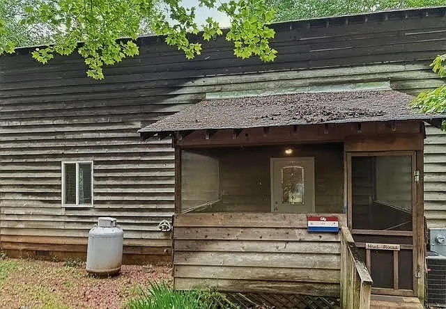465 Lakeside Trl — Photo 6