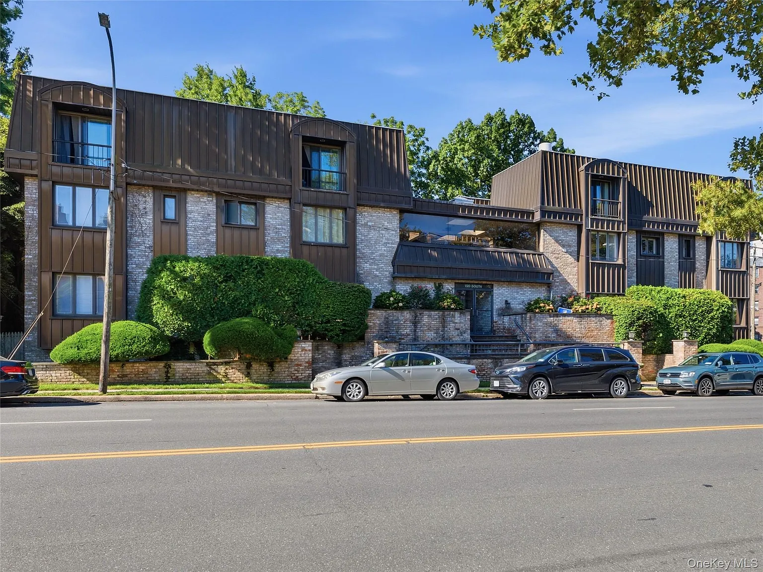 2 bed, 2.0 bath, $4,800 — Photo 2