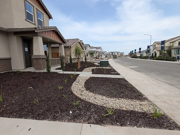 3251 Jubilee Dr — Photo 3