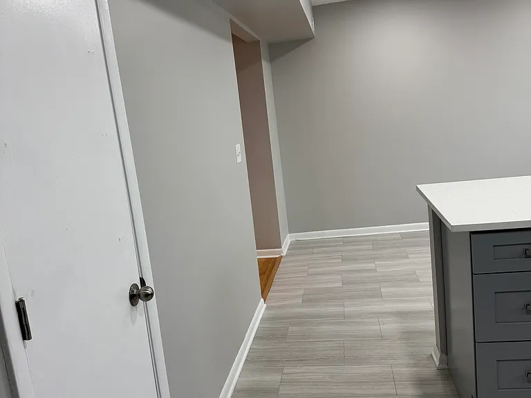 2121 Saint Johns Ave #8 — Photo 7