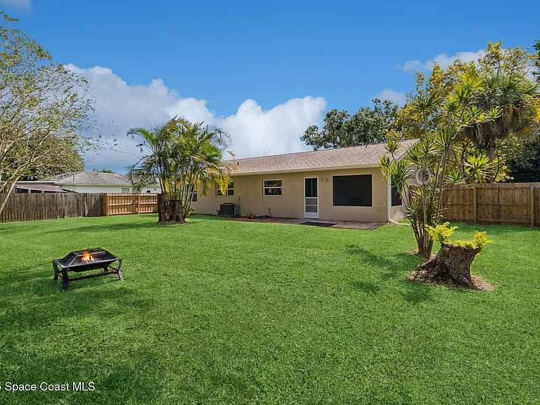 919 Quail St SE — Photo 18