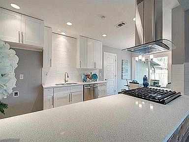 4th image of 1420 Northridge Dr #A