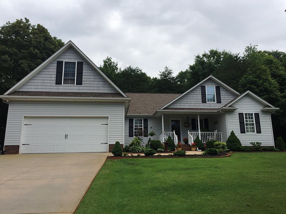 1st image of 2525 Carriage Ln