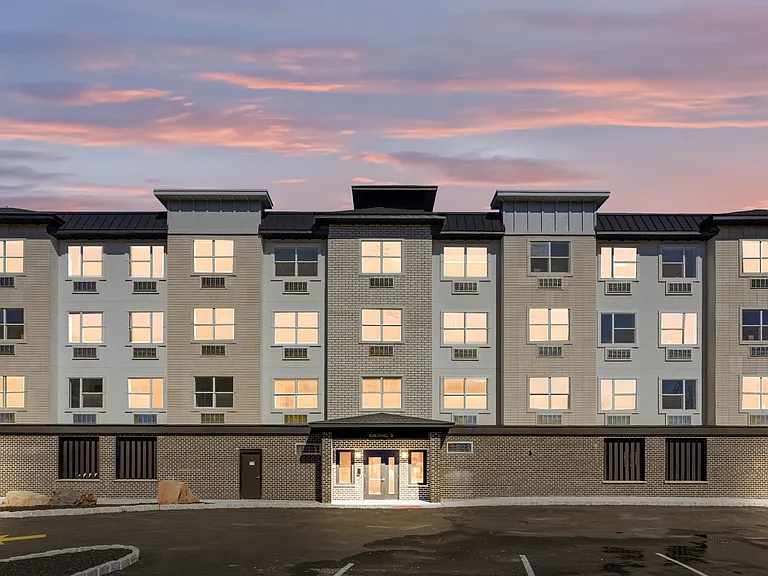 Shepherds Lane Commons — Photo 1