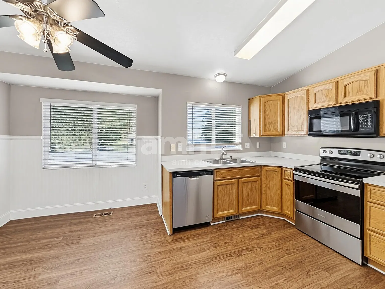 4 bed, 2.0 bath, 1830 sqft, $2,425 — Photo 4
