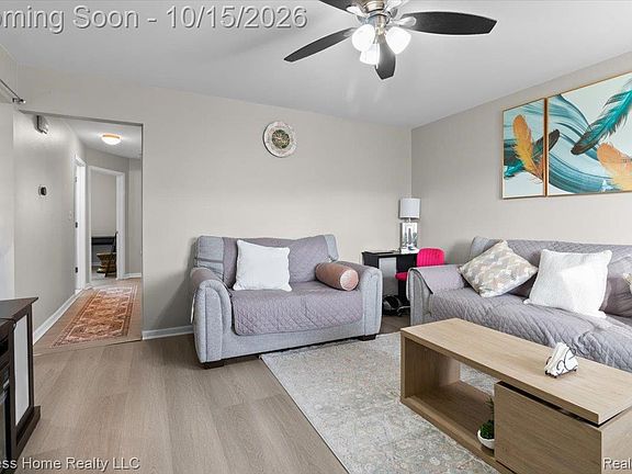 4th image of 21115 Albany Ave