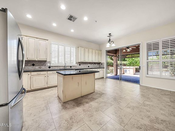 4th image of 15984 N 106th Way