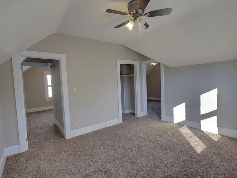 514 S Clark St — Photo 11