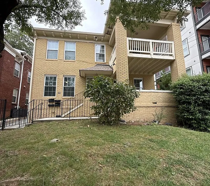 520 Boulevard NE