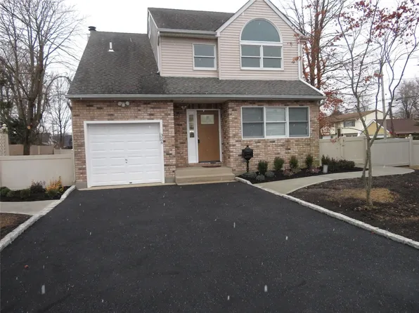 326 Brook Avenue, Bay Shore, NY 11706